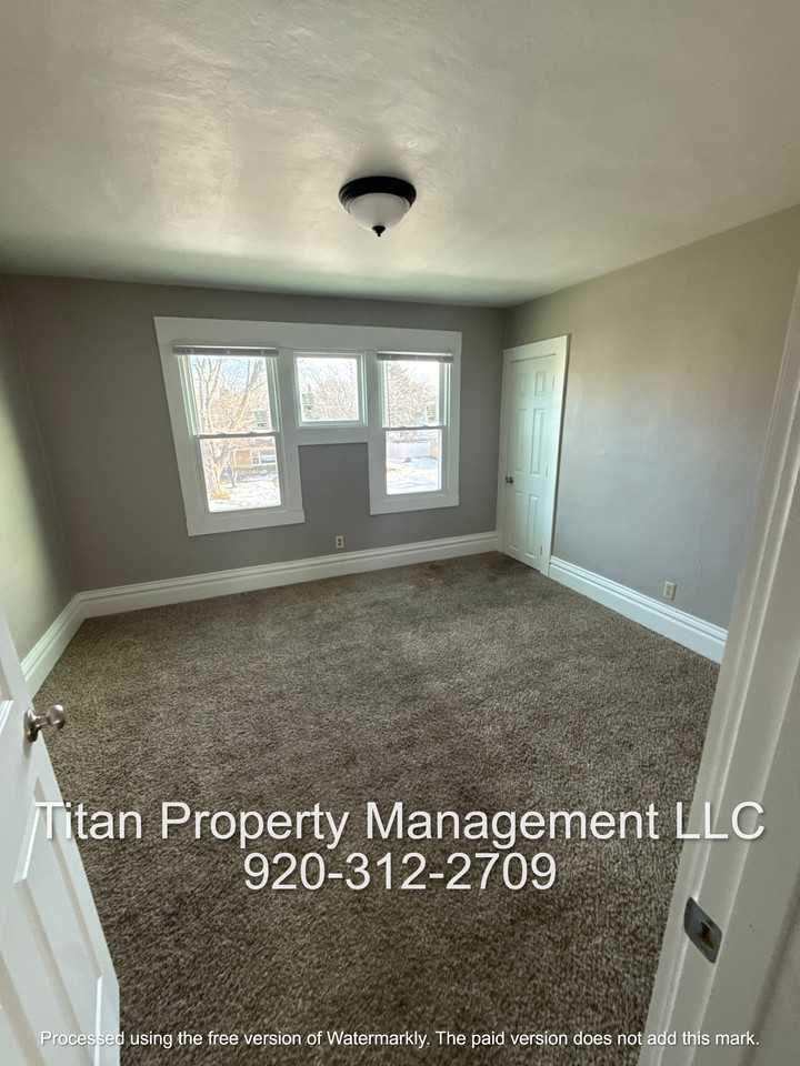 19 E Murdock Ave #1 - Photo 2 of 6