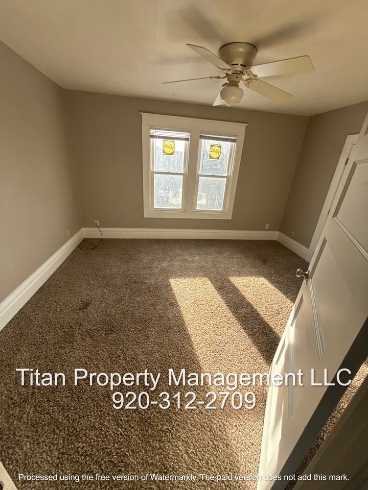 19 E Murdock Ave #1 - Photo 3 of 6