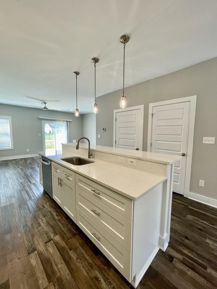 33 Zentry Pl #1 - Photo 4 of 14