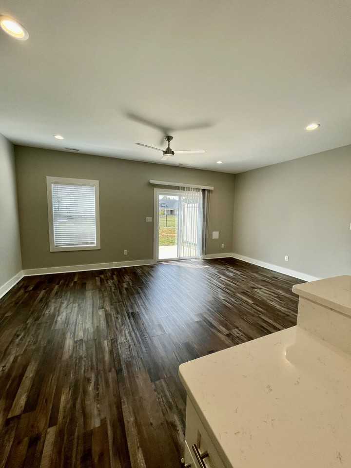 33 Zentry Pl #1 - Photo 5 of 14