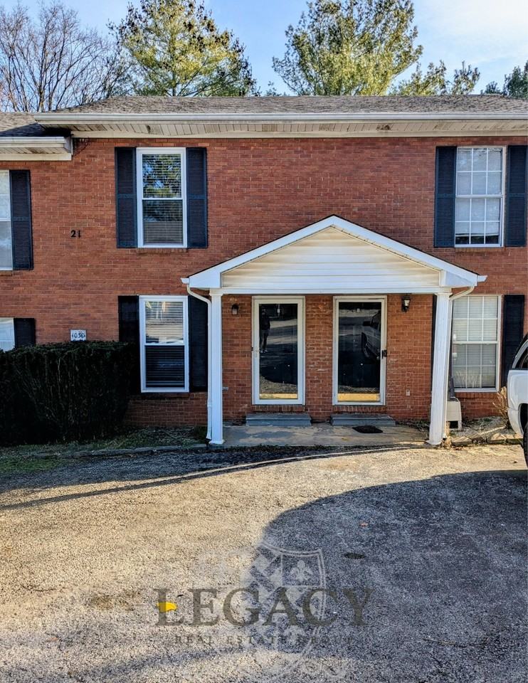 1030 Brookview Dr Apt 21c #21C - Photo 2 of 12