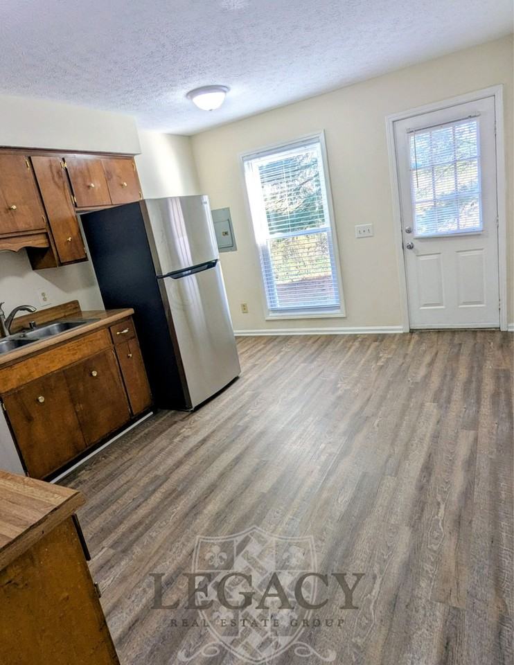 1030 Brookview Dr Apt 21c #21C - Photo 7 of 12