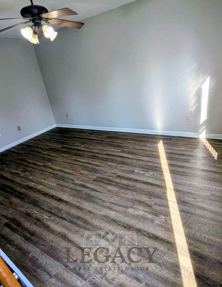 1034 Brookview Dr #14D - Photo 5 of 9