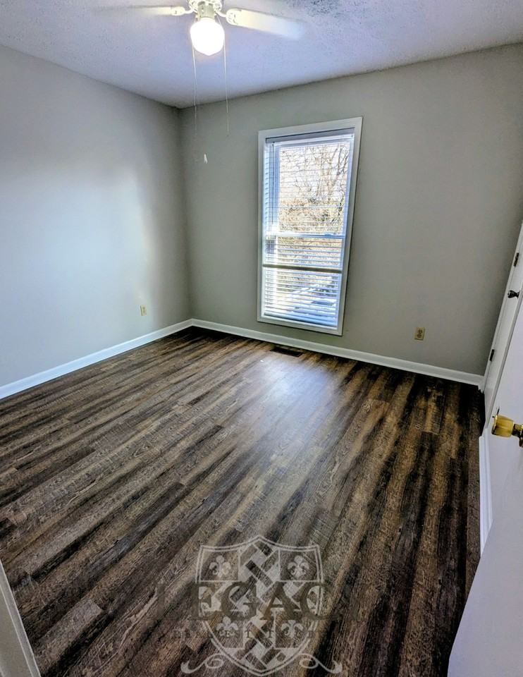 1034 Brookview Dr #14D - Photo 7 of 9