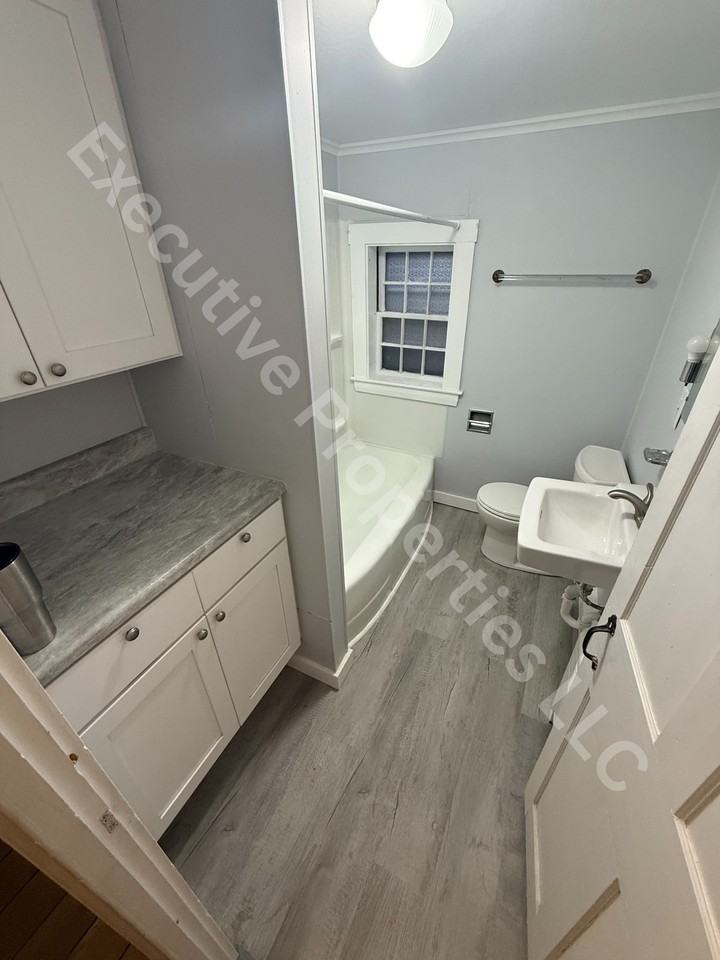 120 Main Rd S #2 - Photo 5 of 12