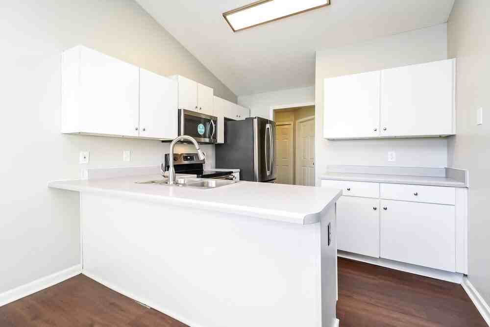 5039 Boyd Dr - Photo 5 of 16