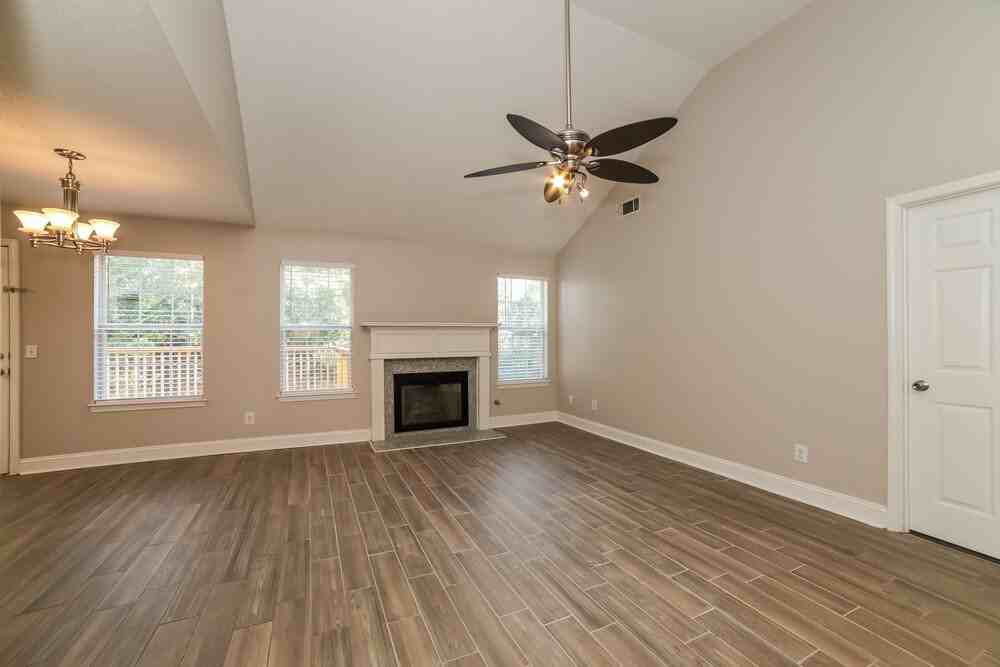 2980 Highland Hill Pkwy - Photo 4 of 16