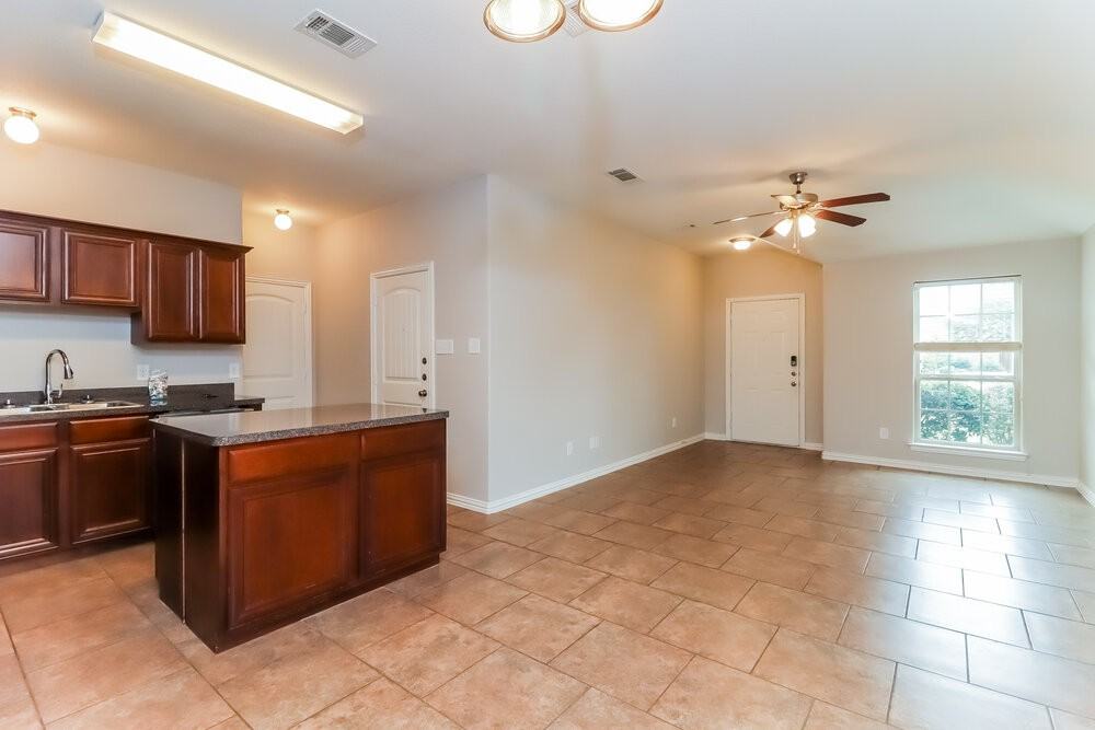 2412 Hawkwood Ct - Photo 6 of 16