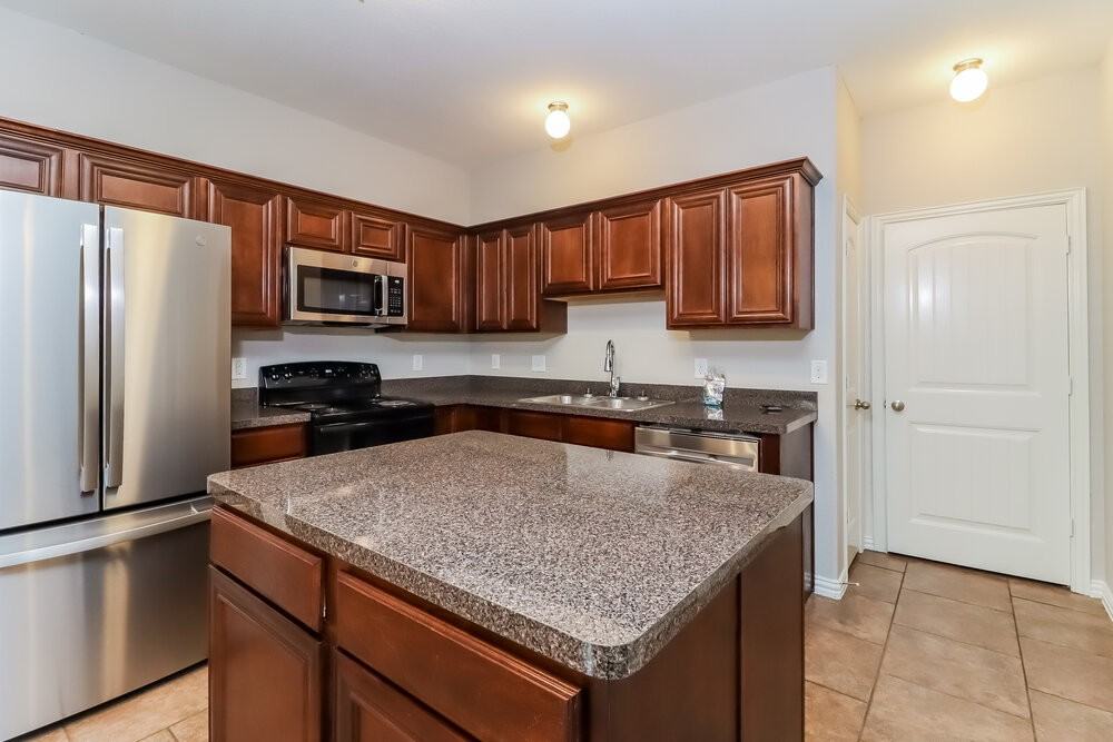 2412 Hawkwood Ct - Photo 7 of 16