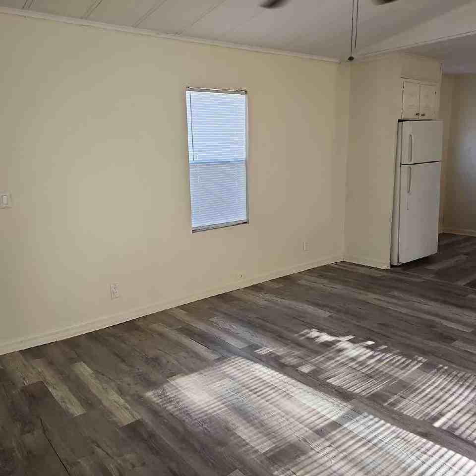 85028 Patricia Ct - Photo 3 of 25