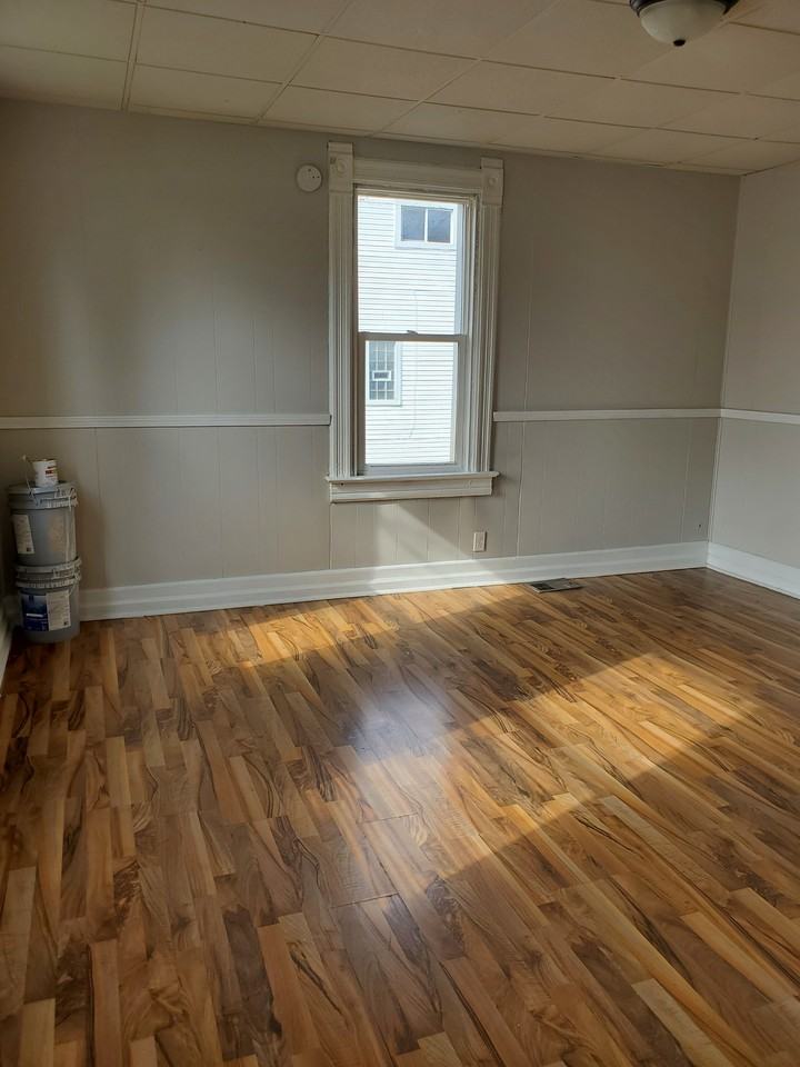 1525 Roosevelt St #1 - Photo 4 of 11