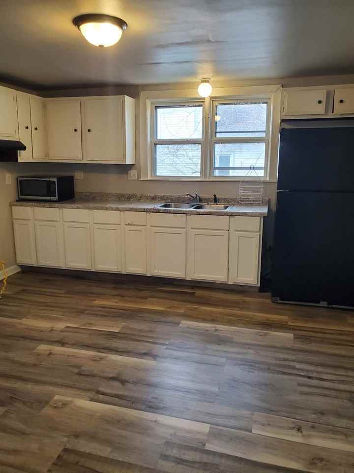 1525 Roosevelt St #1 - Photo 5 of 11