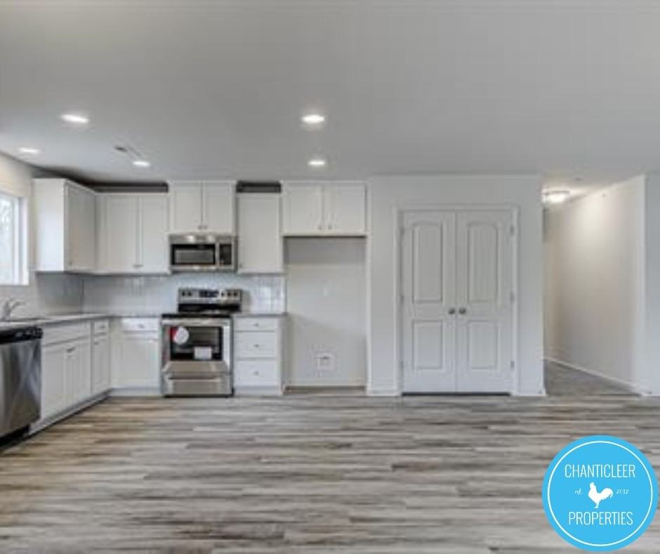 2433 Harrison Dr #1 - Photo 4 of 28