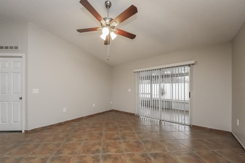 11737 Pethrick Dr - Photo 3 of 15