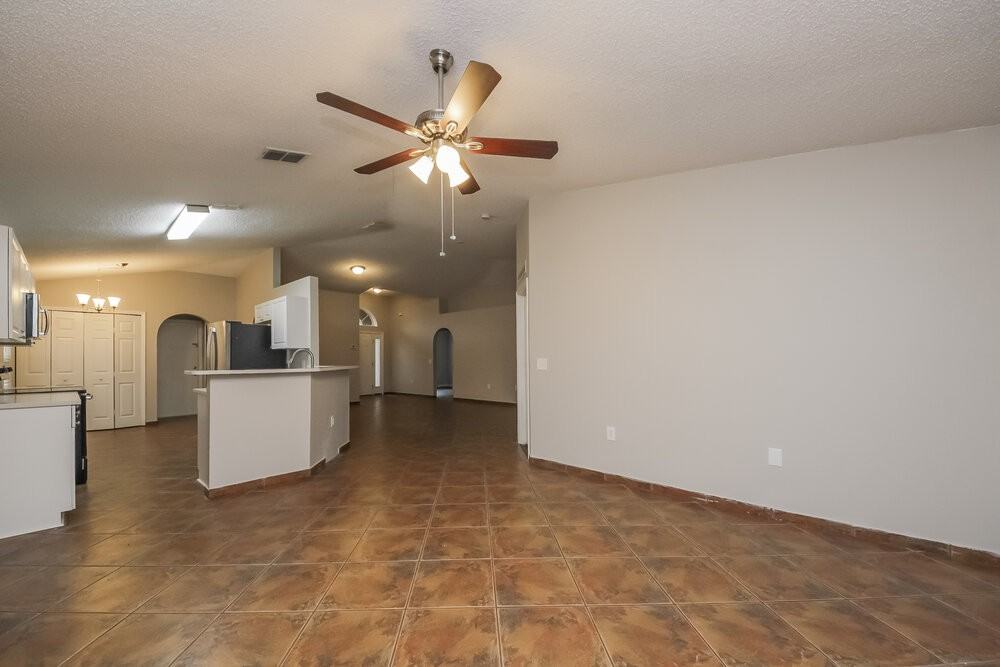 11737 Pethrick Dr - Photo 4 of 15