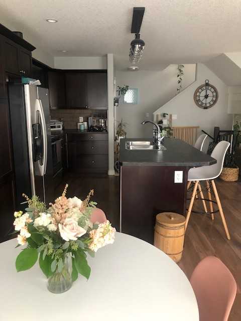 8226 113 St #1 - Photo 3 of 10