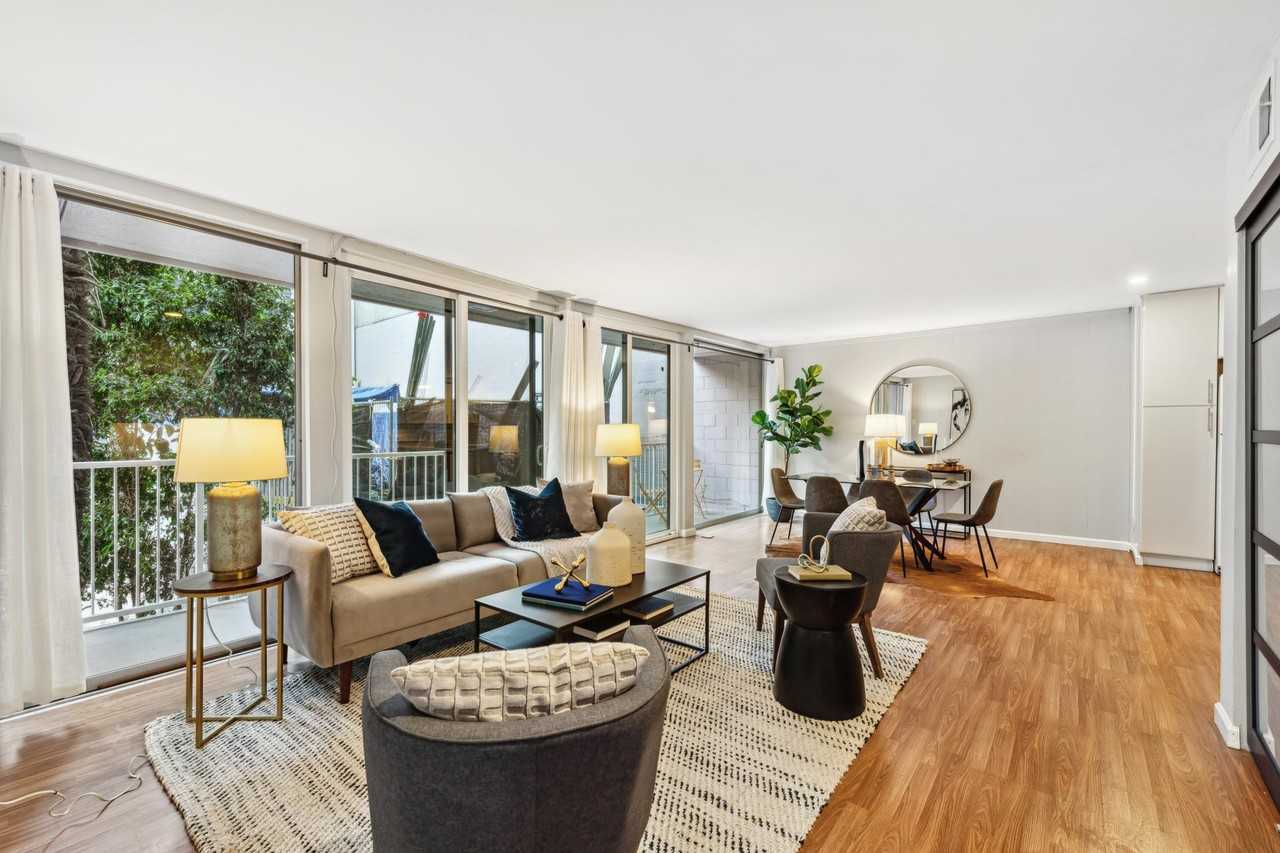 1425 Lakeside Dr #109