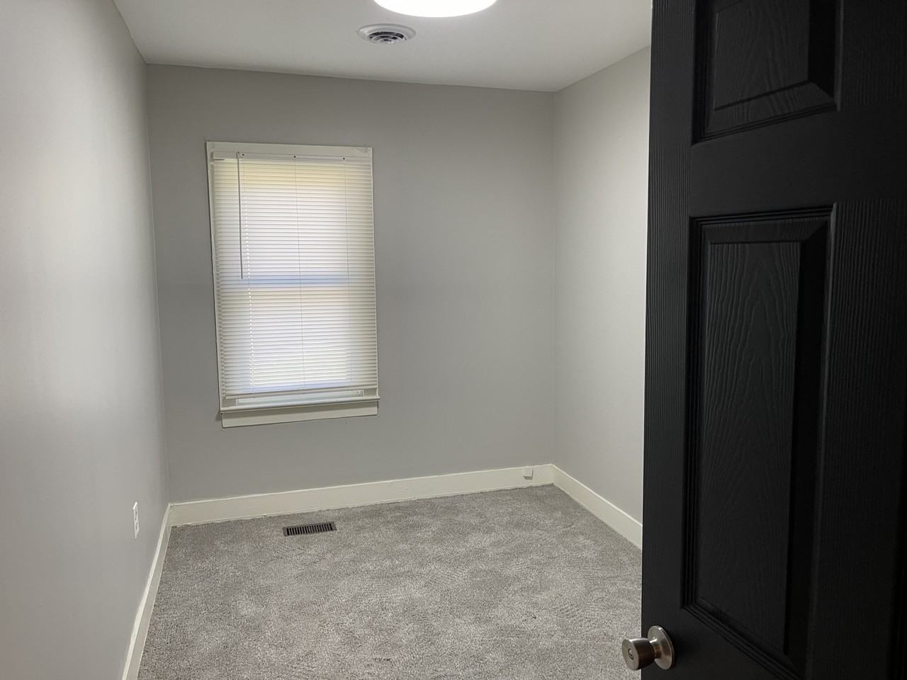 4761 Warnock Ave #NA - Photo 3 of 6