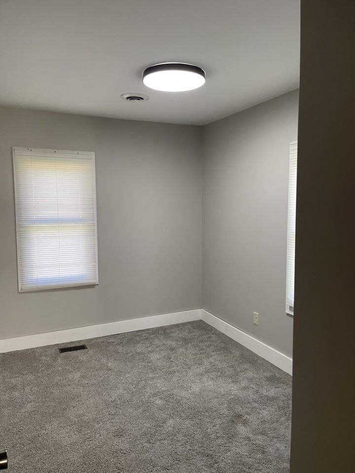 4761 Warnock Ave #NA - Photo 4 of 6