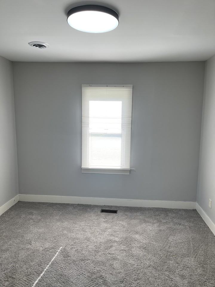 4761 Warnock Ave #NA - Photo 5 of 6