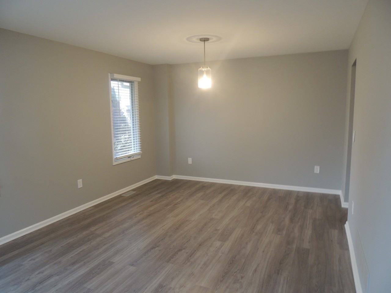 404 Pinebrooke Cir #404 - Photo 5 of 29