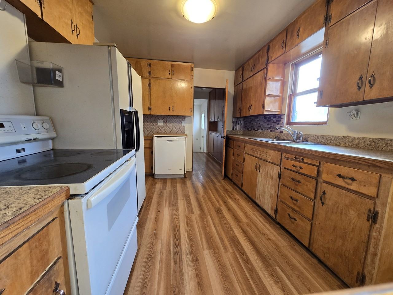 902 7th Ave N #NA - Photo 5 of 9