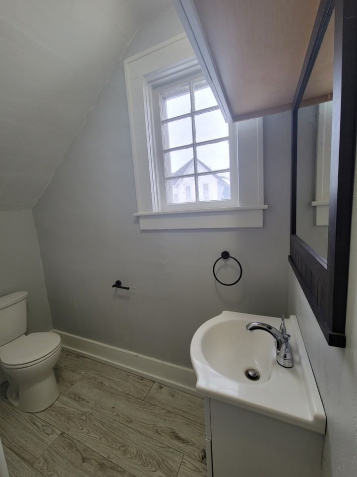 424 N Main St #A - Photo 3 of 7