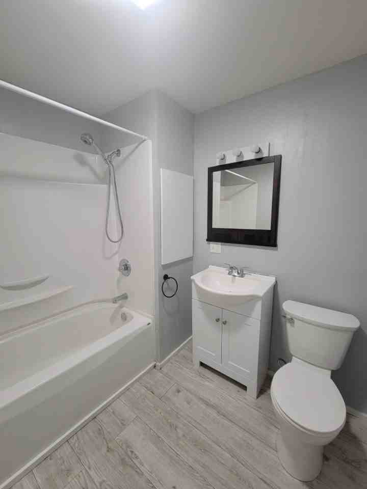 424 N Main St #A - Photo 6 of 7