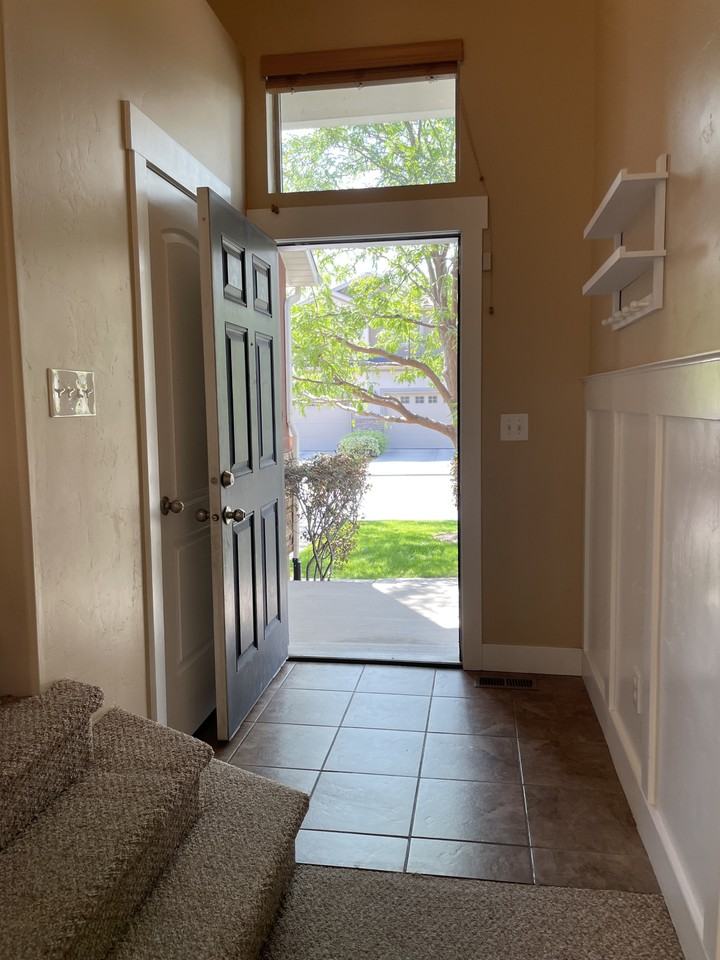 2548 N Cypress Way - Photo 5 of 41