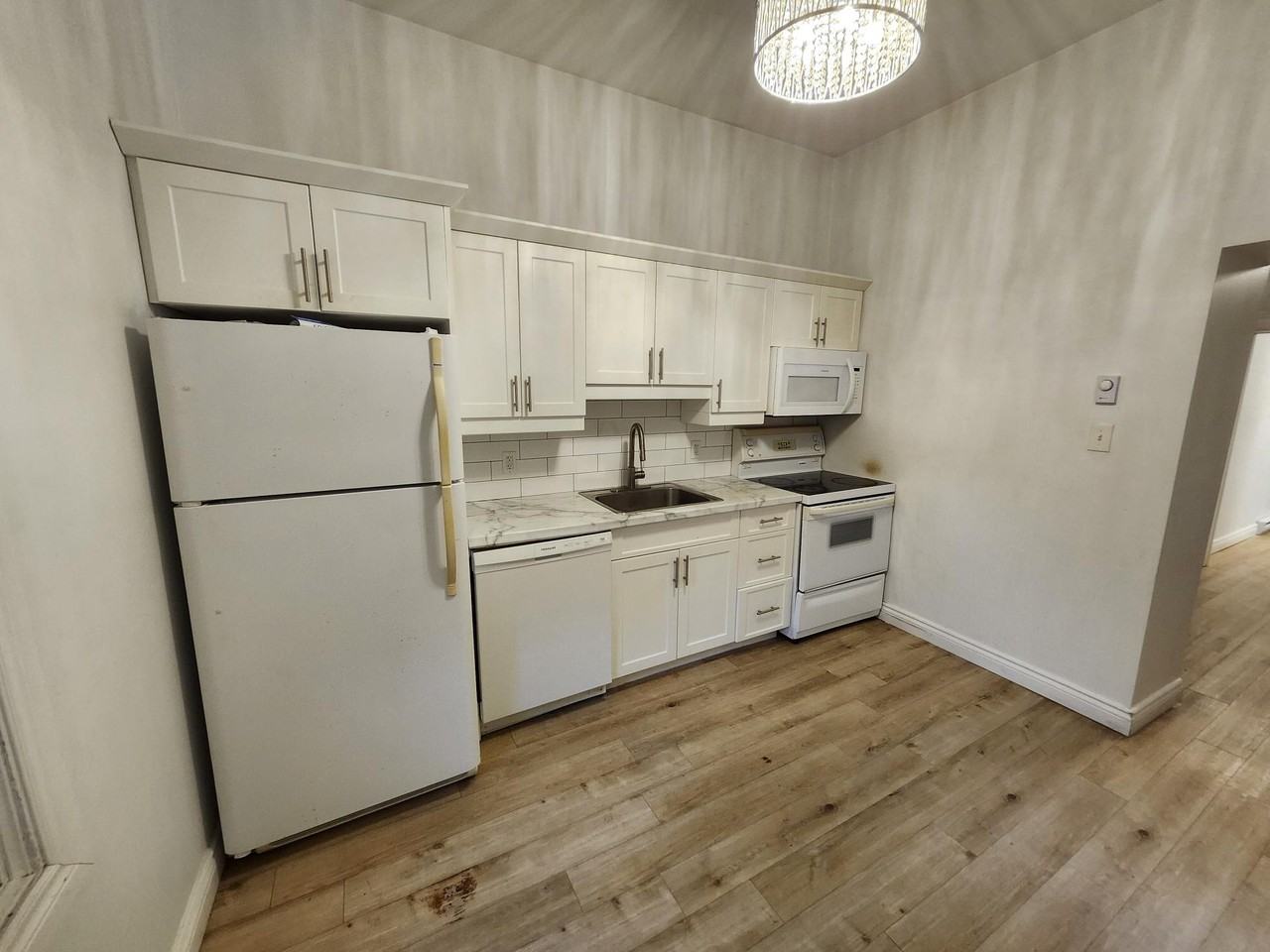 55 Carmarthen Streetapt 1 #55-1 - Photo 2 of 12