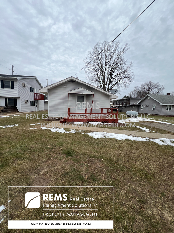 151 W Adams St #1 - Photo 2 of 10