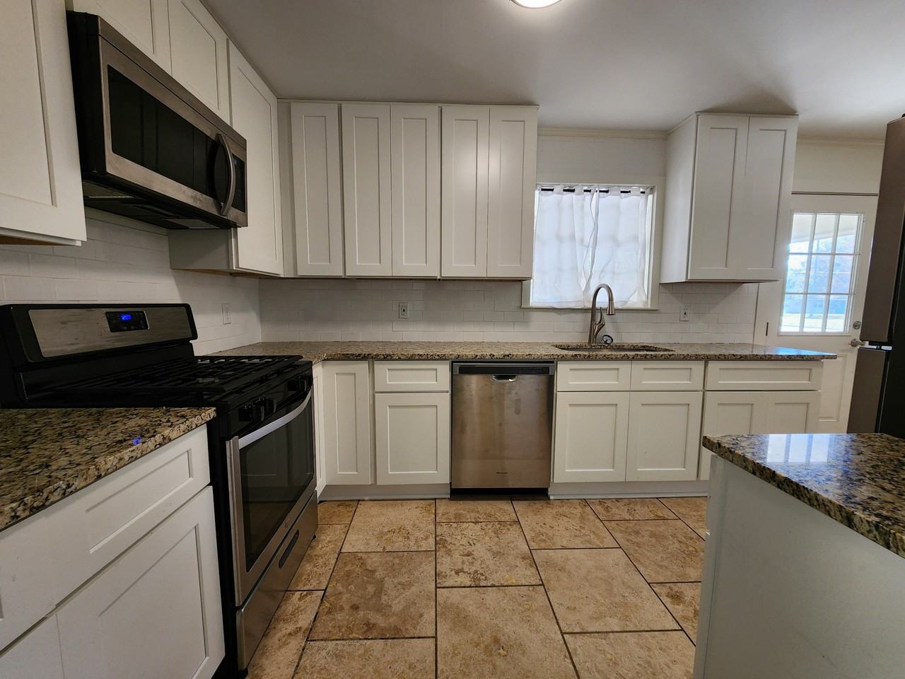 Roberts Cir #1 - Photo 2 of 10