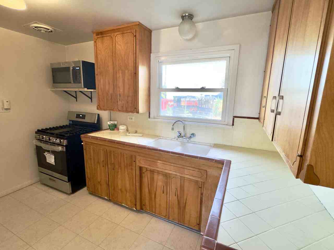 1914 S Tremont St #1 - Photo 5 of 19