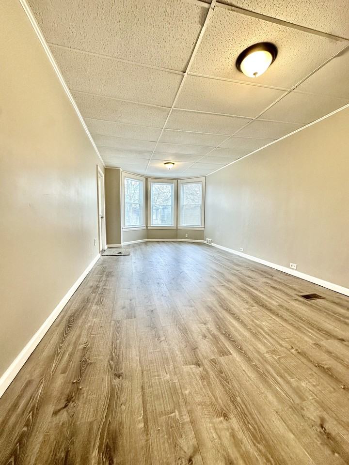 40 Lawrence Pl #1 - Photo 4 of 22