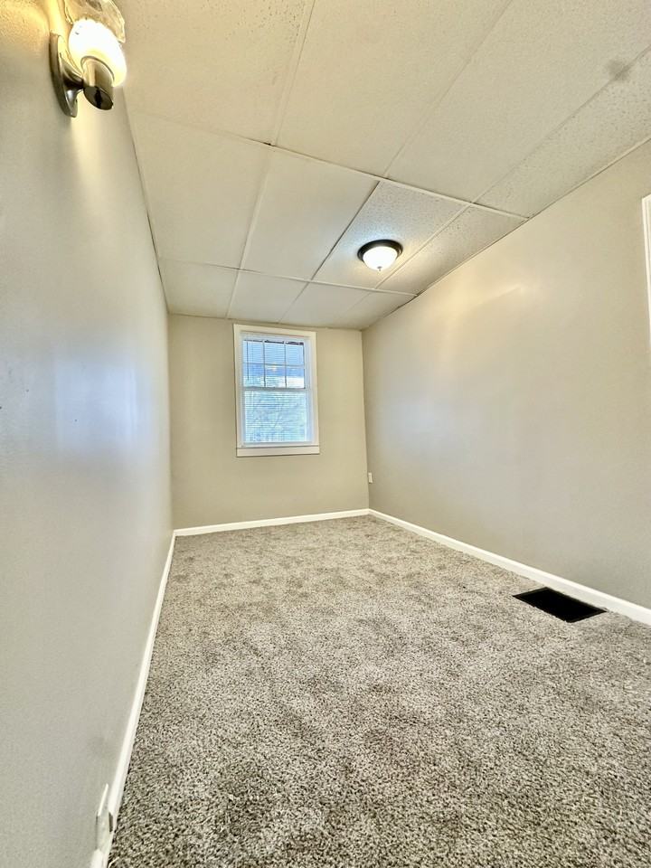 40 Lawrence Pl #1 - Photo 7 of 22