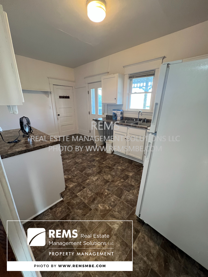 420 North Pine Street - 2 Back #2 - Photo 2 of 12