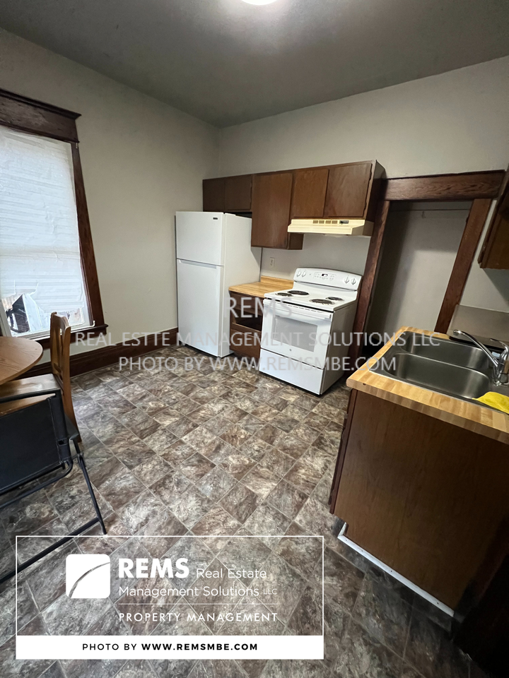 420 North Pine Street - 1 Front #1 - Photo 5 of 7