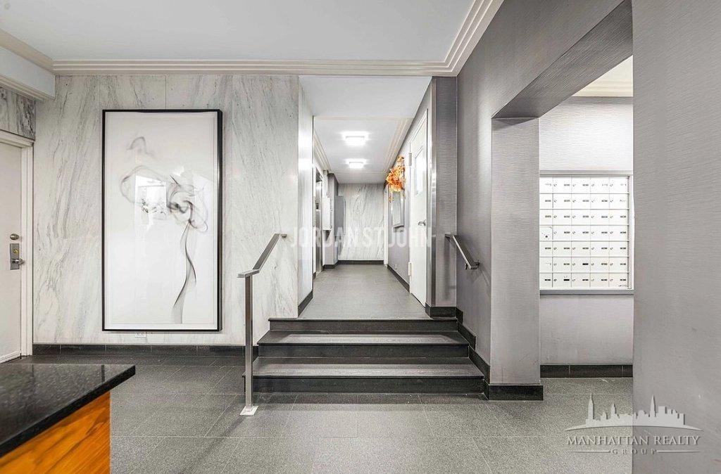 E 35th St #2I - Photo 6 of 7