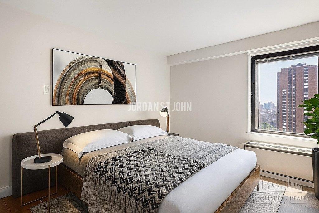 Waterside Plz #28J - Photo 2 of 6