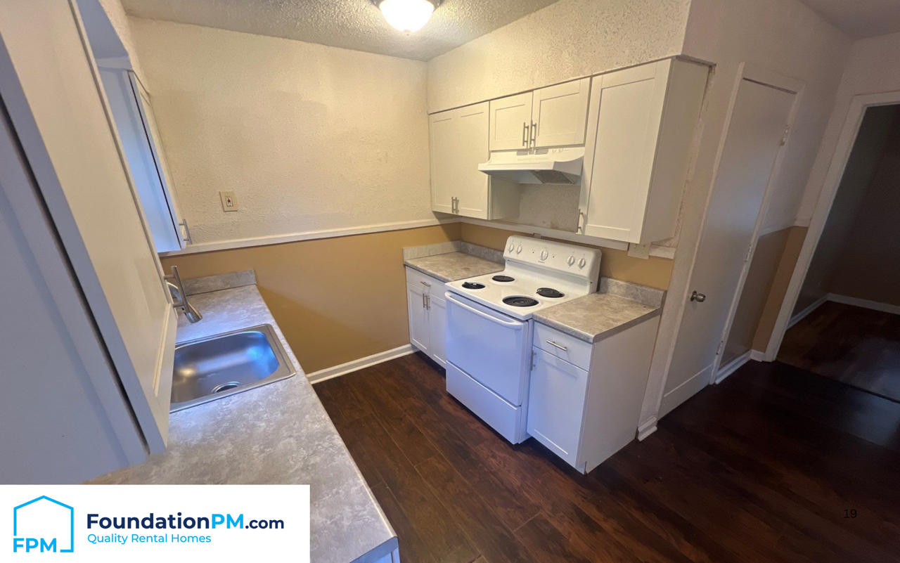 1593 E Holmes Rd #1 - Photo 4 of 13