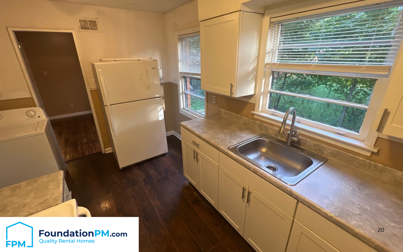 1593 E Holmes Rd #1 - Photo 5 of 13