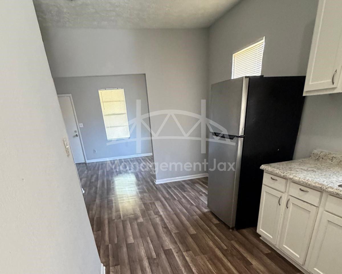 622 E 63rd St #1 - Photo 6 of 21