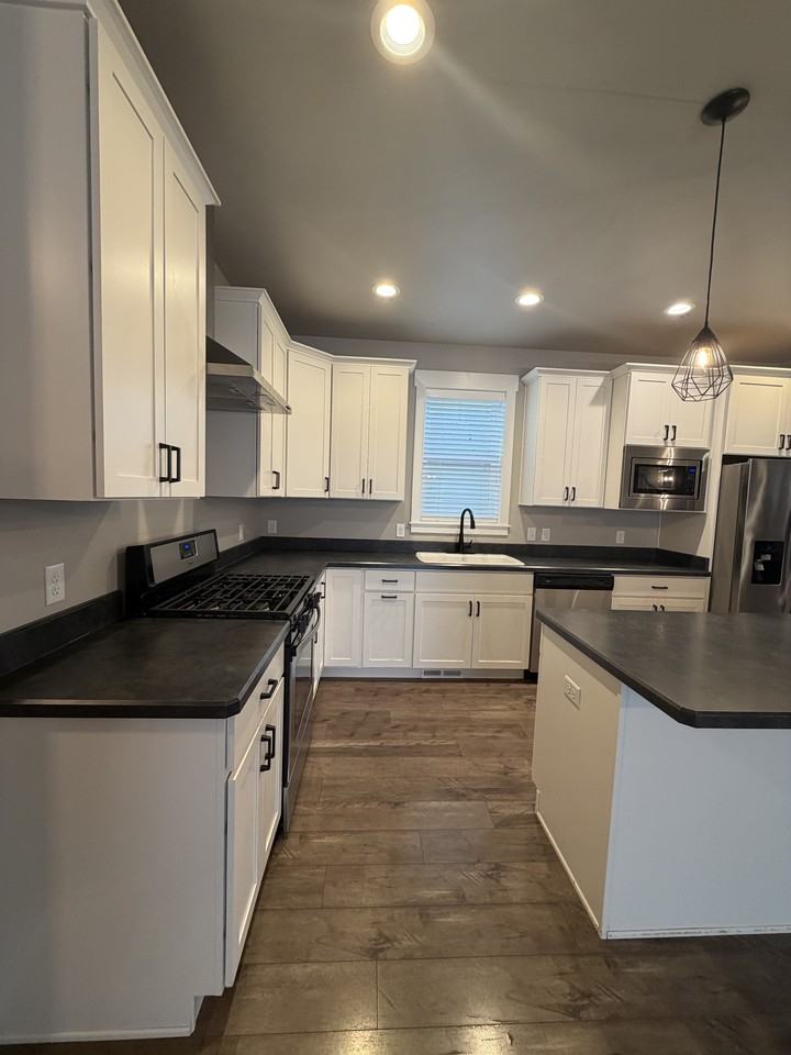 1826 Walter Creek Blvd #1 - Photo 5 of 33