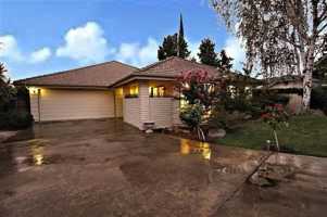 featured image of 1694 W Bullard Ave #1