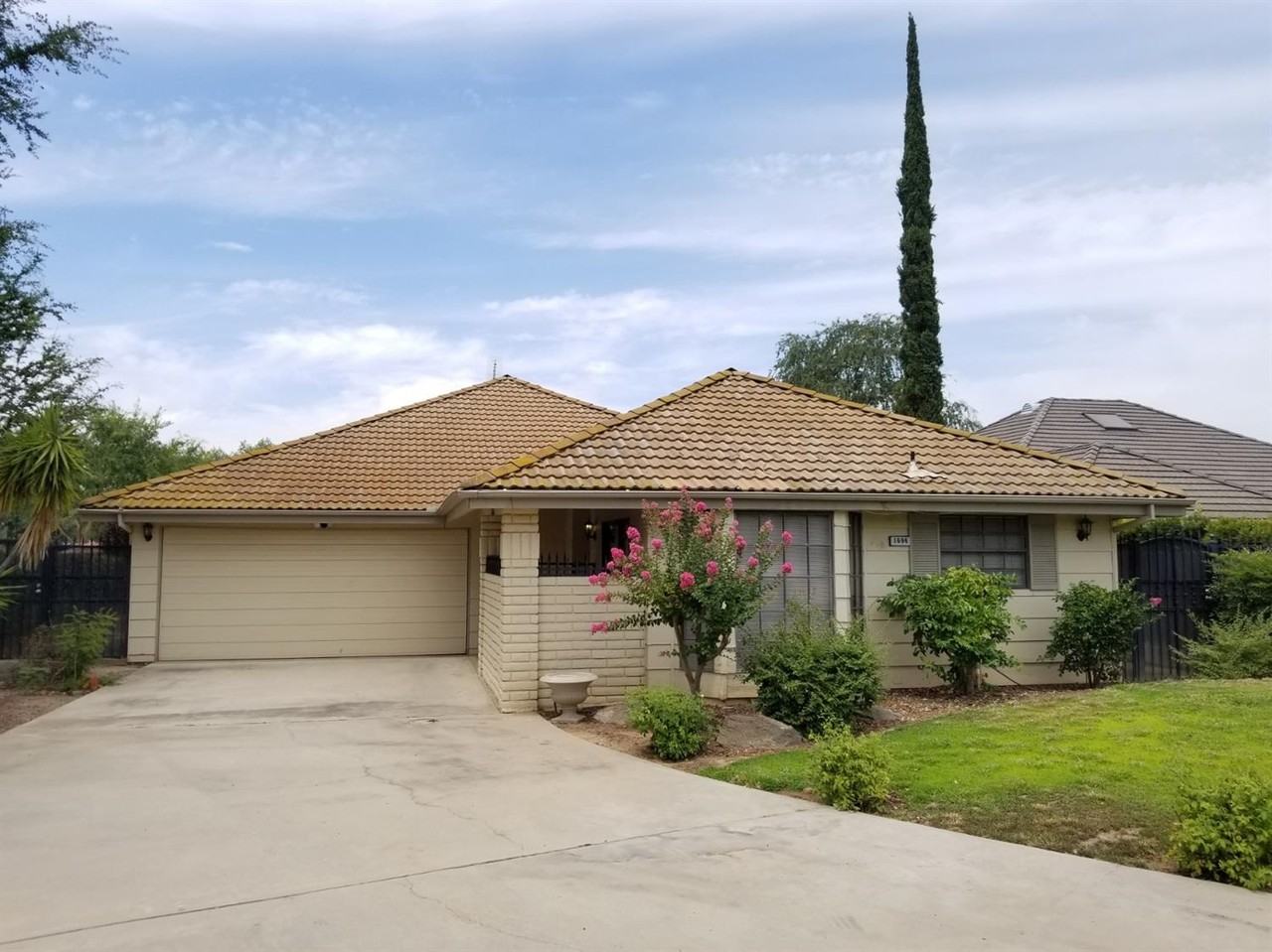 1694 W Bullard Ave #1 - Photo 2 of 12