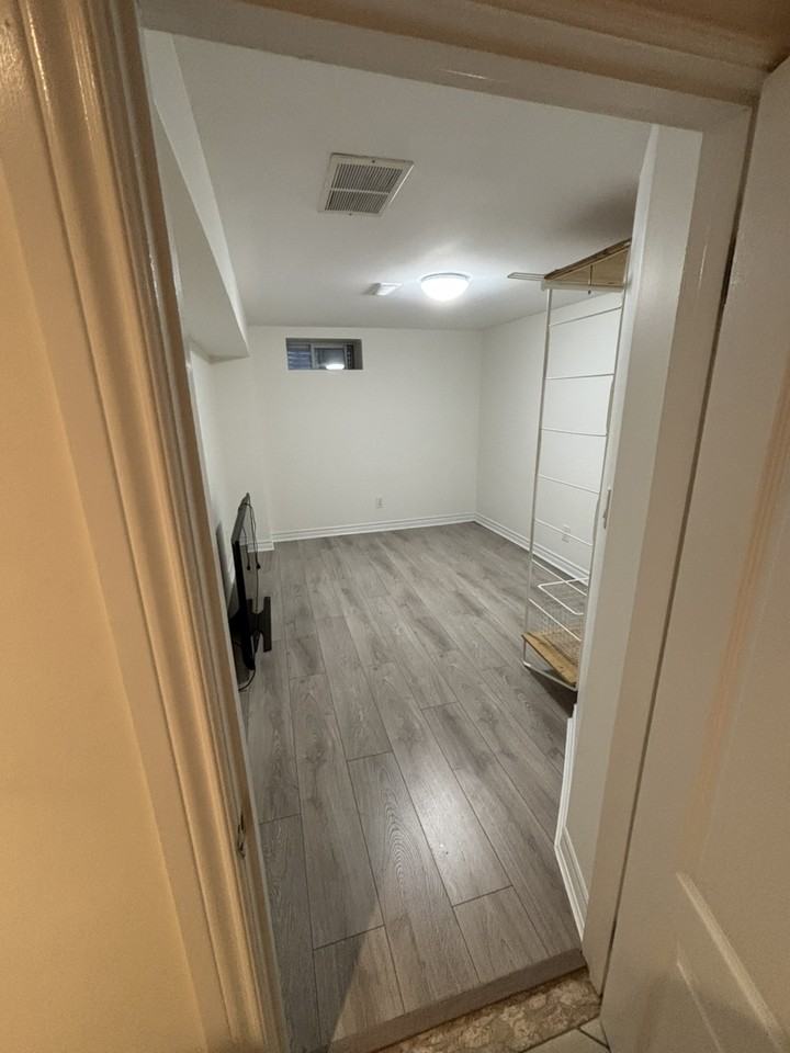 College St & Crawford St - Photo 4 of 12