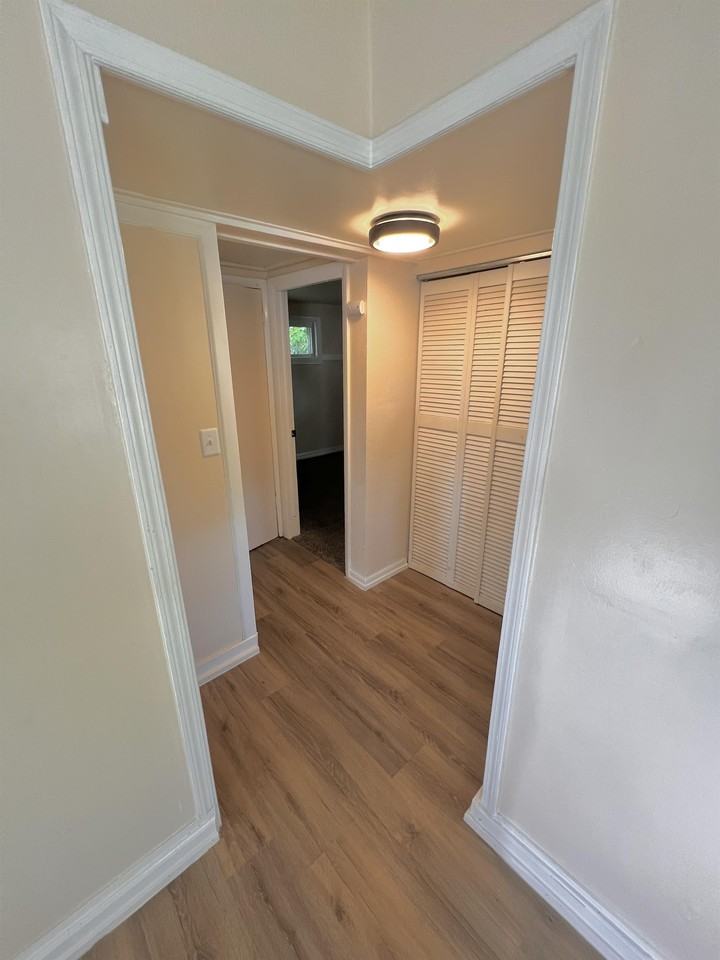 214 W Worley St #214 - Photo 4 of 9