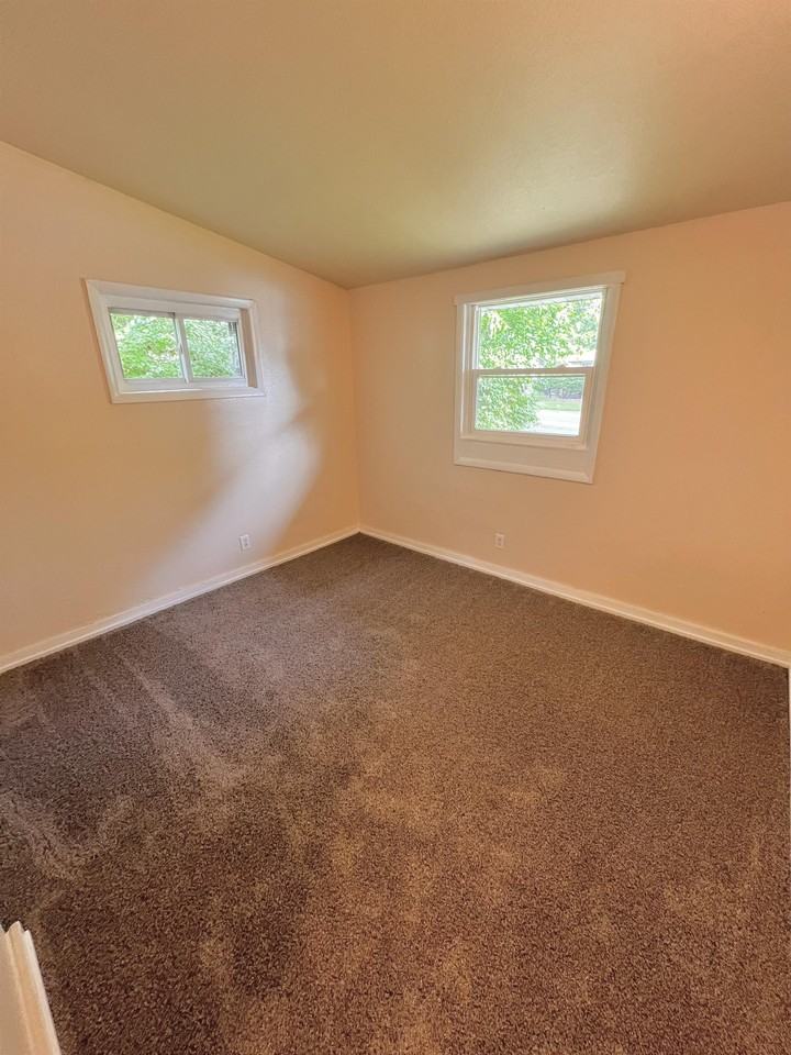 214 W Worley St #214 - Photo 5 of 9
