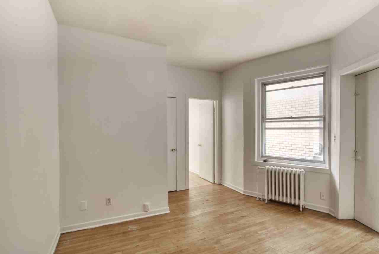 3495 Van Horne - Photo 2 of 7