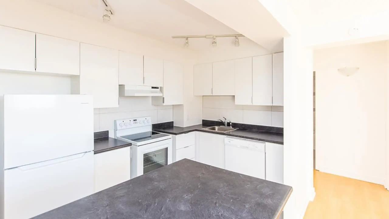 Kristin Tower - Photo 4 of 50